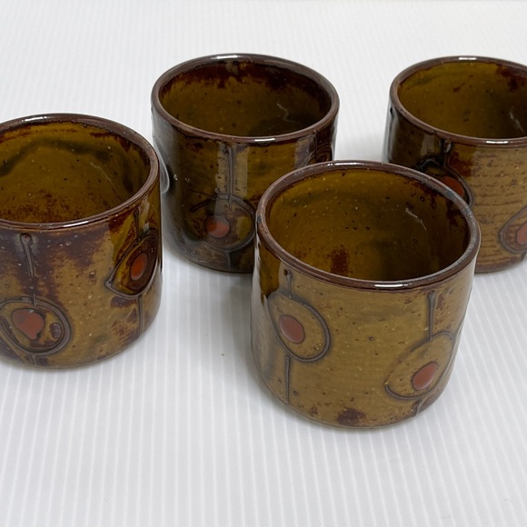 Set of 4 Vintage Ceramic Cups - Picture 3 of 3